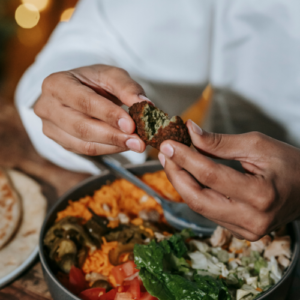 eating with hands