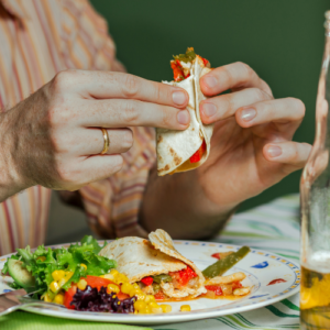 hand eating