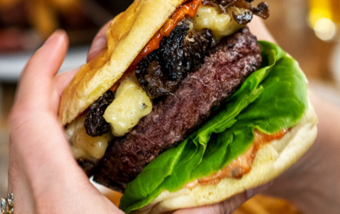 Model Milk burger