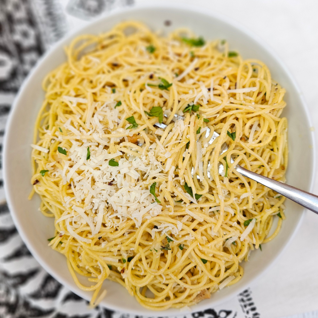 pasta aglio e olio pasta aglio e olio