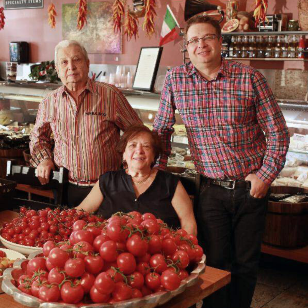 Victor, Cathy and Dominic Caracciolo Victor, Cathy and Dominic Caracciolo