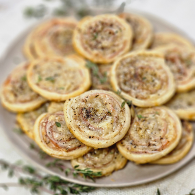 Gruyère and Prosciutto Pinwheels Gruyère and Prosciutto Pinwheels
