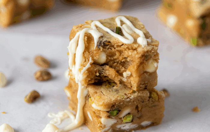 white chocolate pistachio blondies